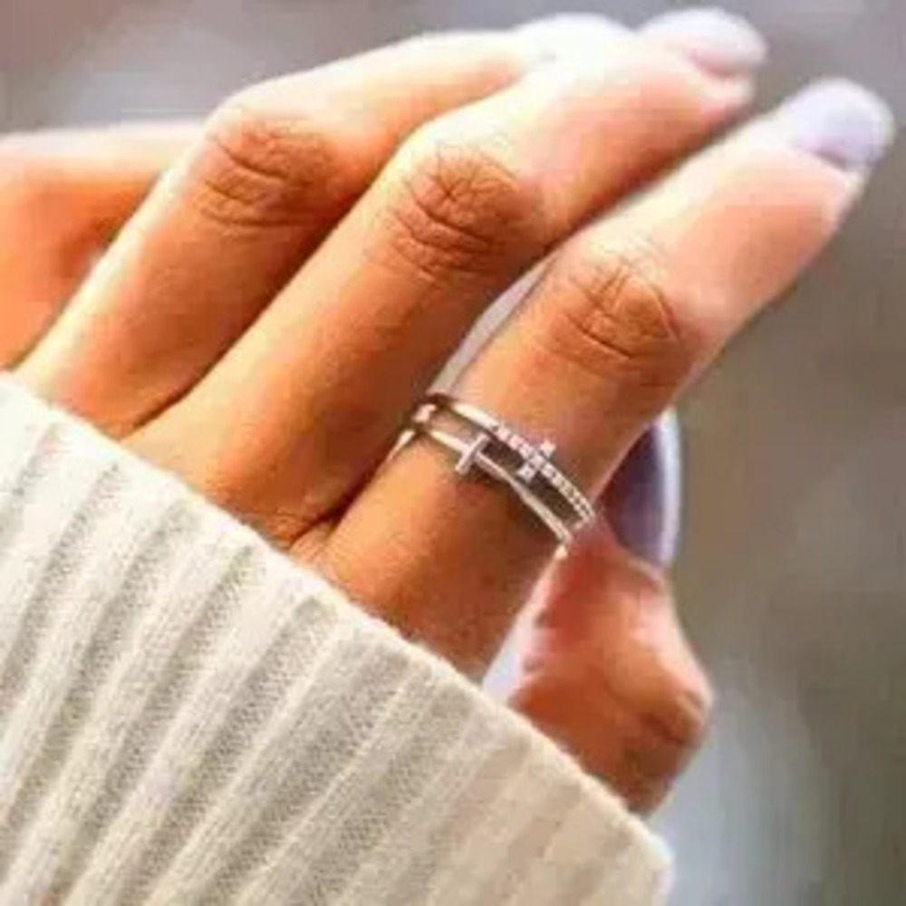 silver Criss cross Crystal Rhinestone statement ring - Picture 3 of 5